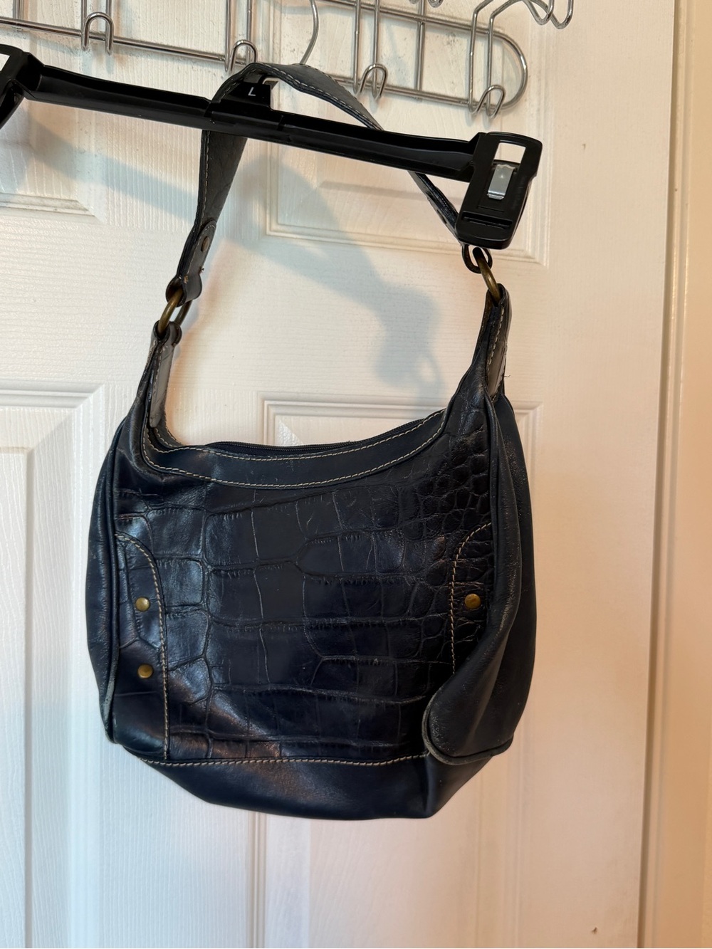 Black Croc Embossed Shoulder Bag Zip Closure Gold Hardware Lined Inner Pockets